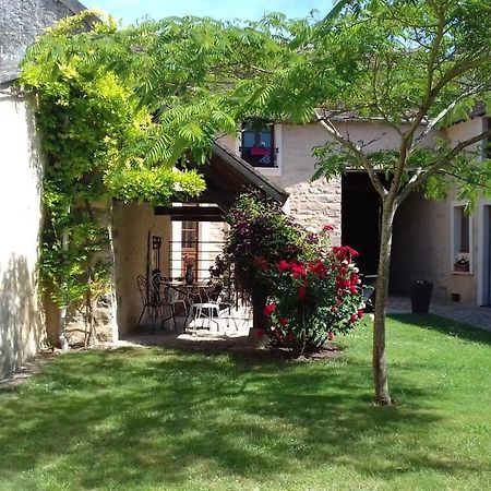 Ilot Bonheur Hotel Ury Exterior foto