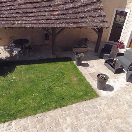 Ilot Bonheur Hotel Ury Exterior foto