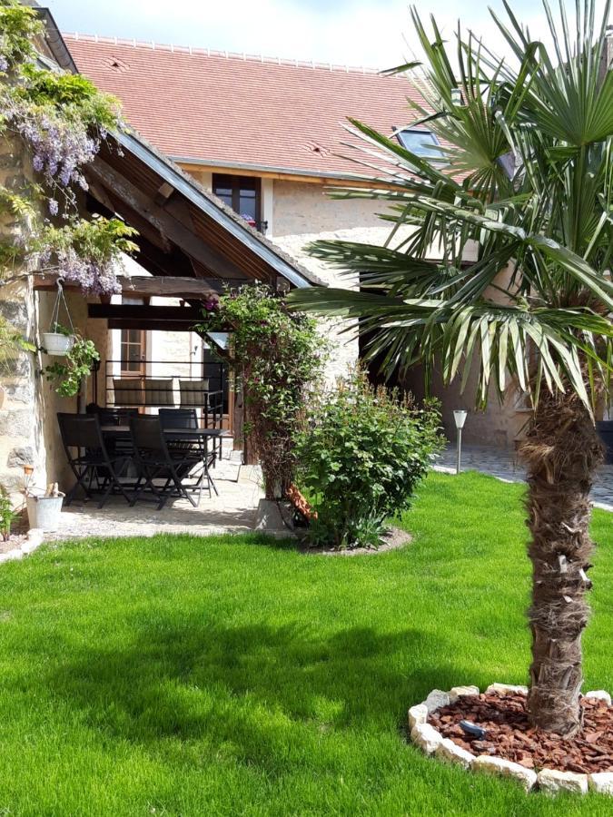 Ilot Bonheur Hotel Ury Exterior foto